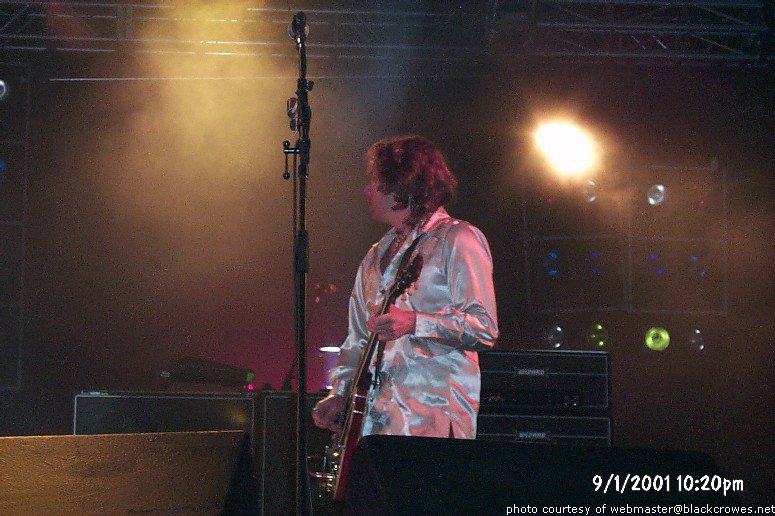 BlackCrowes2001-09-01BumbershootSeattleWA (10).jpg